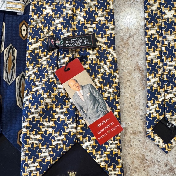 HUBERT MILANO, Z INC, PAOLO DESIGNED BY GUCCI DESIGNER MEN'S TIES BUNDLE OF 4 - Picture 2 of 5